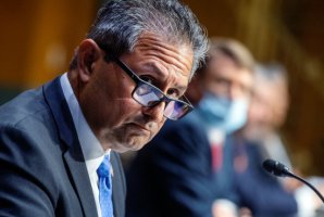 美國監獄長因對COVID-19反應的批評而退休