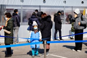 韓國每日COVID-19病例超過10萬例 宵禁在選舉前放松