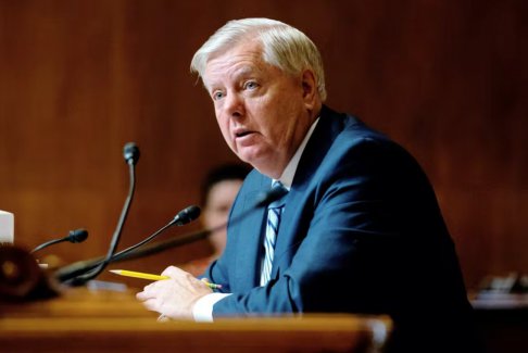 美國(guó)參議員提議將商業(yè)飛行員強(qiáng)制退休年齡延長(zhǎng)到