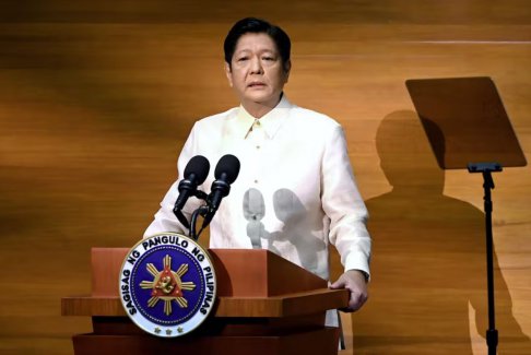 菲律賓總統(tǒng)下令在地震災(zāi)區(qū)開展救援行動(dòng)