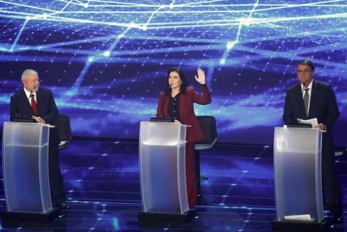 博爾索納羅和盧拉在巴西總統辯論中對峙