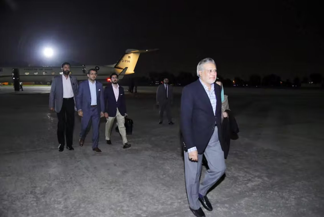 伊沙克&middot;達爾宣誓就任巴基斯坦新任財政部長