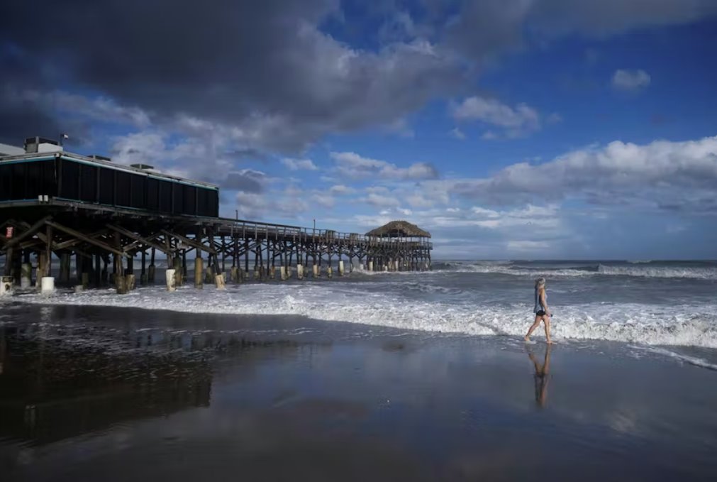 颶風妮可在佛羅里達海岸留下了“前所未有的”建筑損壞