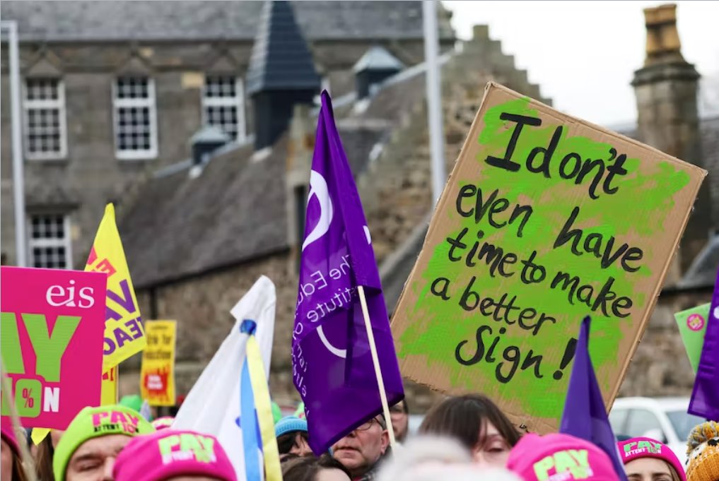 今年10月是英國十多年來罷工最嚴重的月份