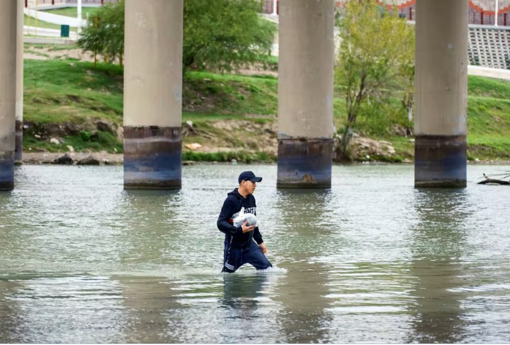 美國最高法院暫時阻止結(jié)束大流行時期的邊境限制