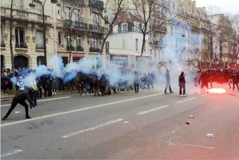 法國全國范圍罷工反對(duì)養(yǎng)老金改革