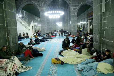 土耳其總統埃爾多安視察地震重災區