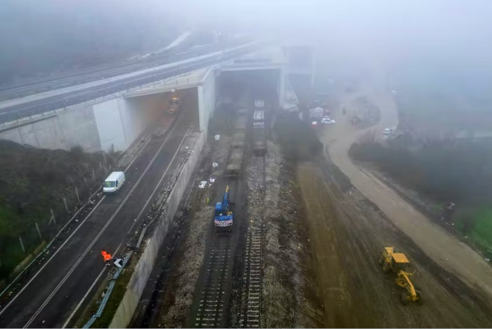 希臘火車相撞工人罷工增加 尋求歐盟鐵路資金