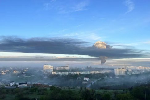 克里米亞燃料庫遭無人機襲擊后發(fā)生火災(zāi)