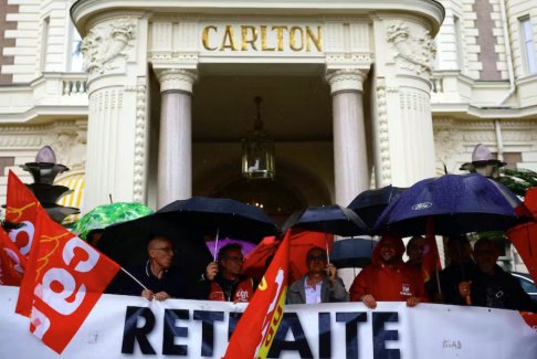 遠離戛納的魅力 接待人員抗議惡劣的條件