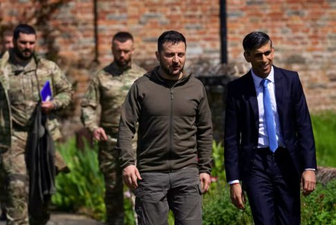 英國首相Rishi Sunak要求企業支持烏克蘭