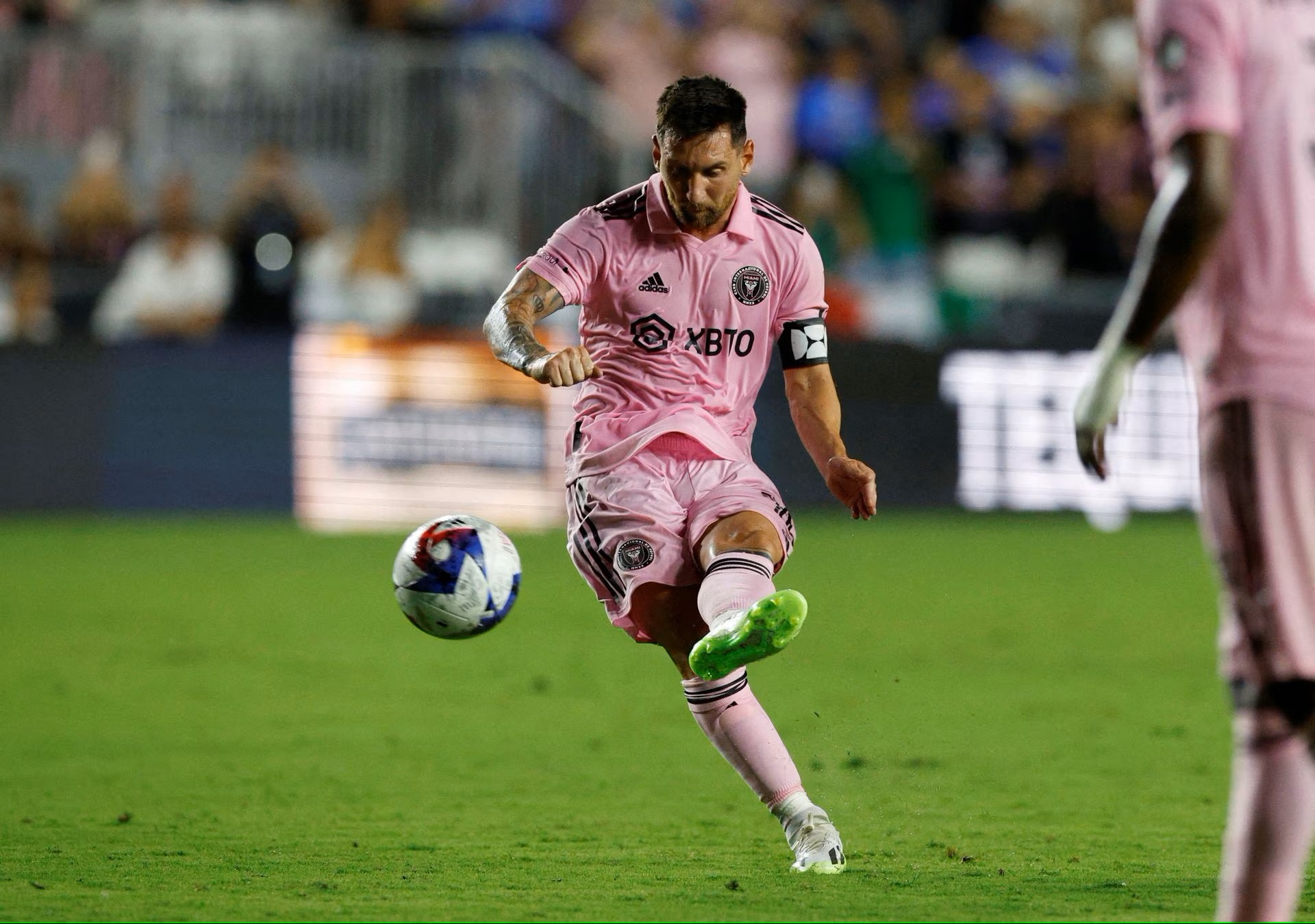 2023年7月21日，國際邁阿密的萊昂內爾&middot;梅西通過任意球攻入第二個進球