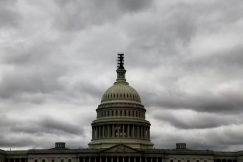 參議院共和黨人和民主黨人接近達成協議以避免政府