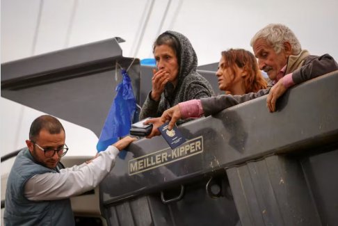 數(shù)萬名亞美尼亞人逃離納戈?duì)栔Z-卡拉巴赫