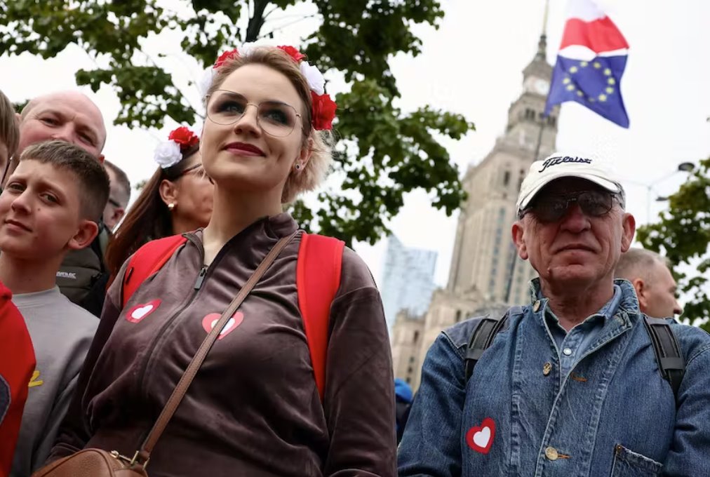 波蘭反對派在緊張的選舉前舉行大規模華沙集會