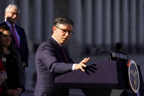 投票避免美國政府關門：新任眾議院議長面臨重大考