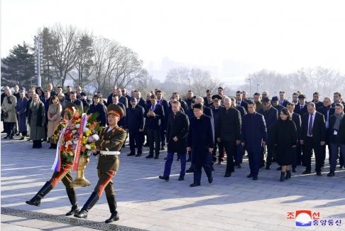 俄羅斯資源部長(zhǎng)在新型導(dǎo)彈開(kāi)發(fā)期間訪問(wèn)朝鮮