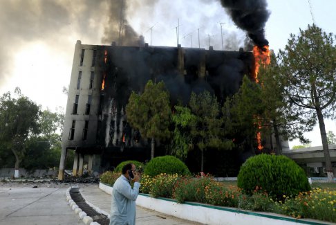 巴基斯坦最高法院暫時允許對伊姆蘭·汗支持者進行