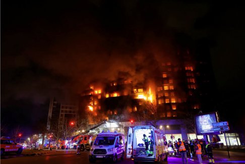 西班牙巴倫西亞火災后西甲聯賽瓦倫西亞對陣格拉納