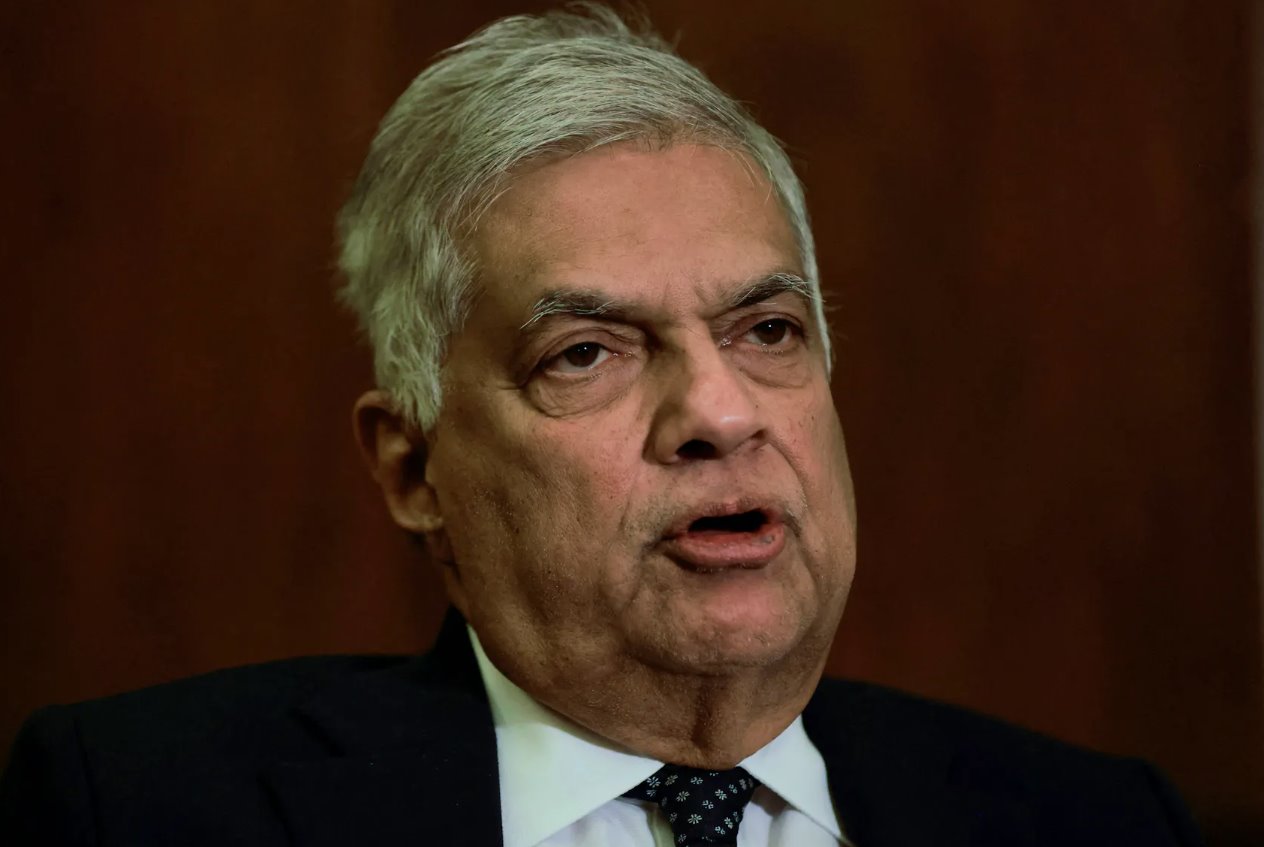 斯里蘭卡總統拉尼爾&middot;維克勒馬辛哈于2023年11月28日在斯里蘭卡科倫坡的辦公室接受路透社采訪時發表講話。