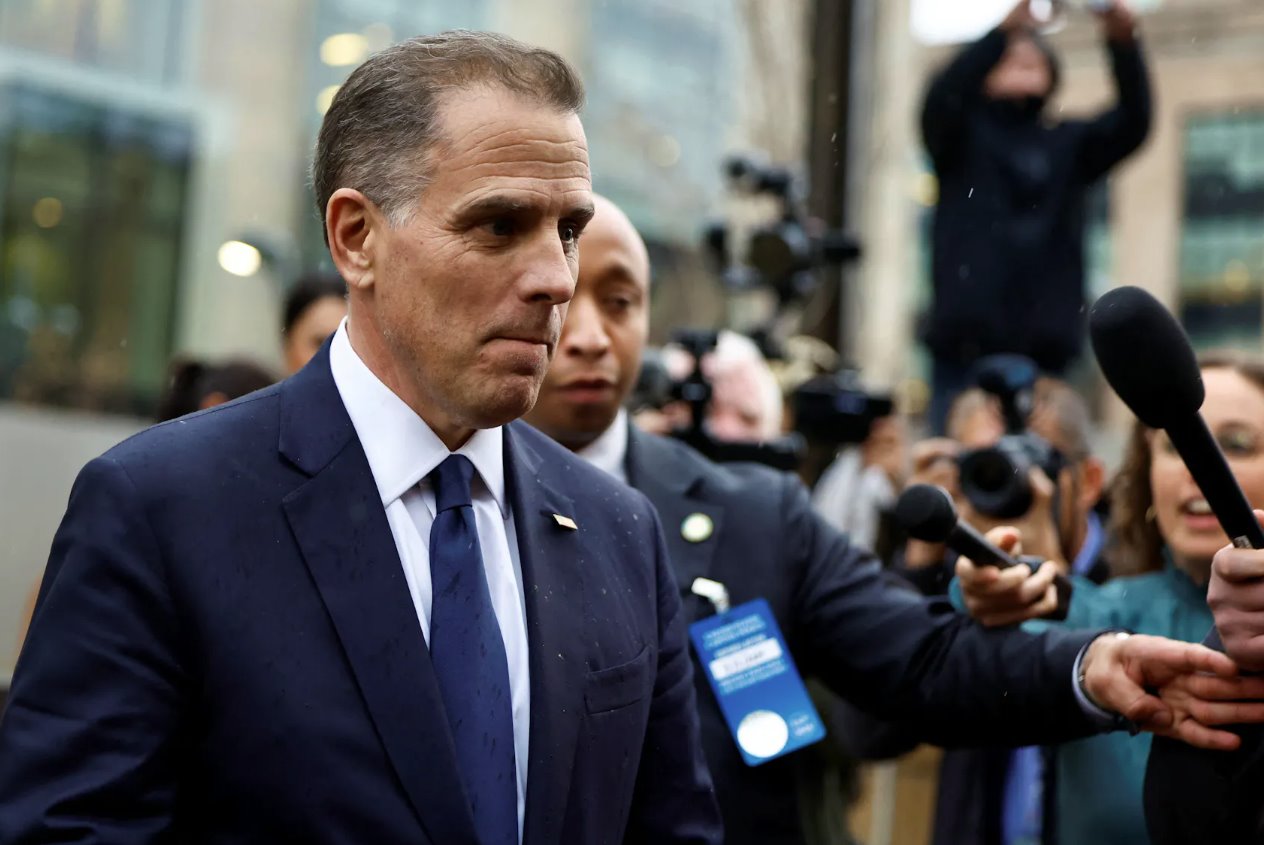 美國總統喬&middot;拜登之子亨特&middot;拜登于2024年2月28日在美國華盛頓奧尼爾眾議院辦公大樓與共和黨領導的眾議院監督委員會成員對總統進行彈劾調查后發表閉門證詞后離任。