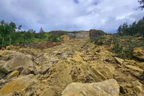 巴布亞新幾內亞山體滑坡造成300多人被埋