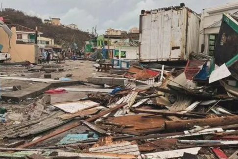 颶風Beryl過后整個島嶼一片狼藉