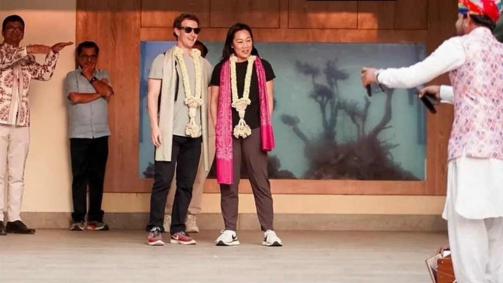 馬克&middot;扎克伯格和他的妻子普里西拉抵達賈姆訥格爾后