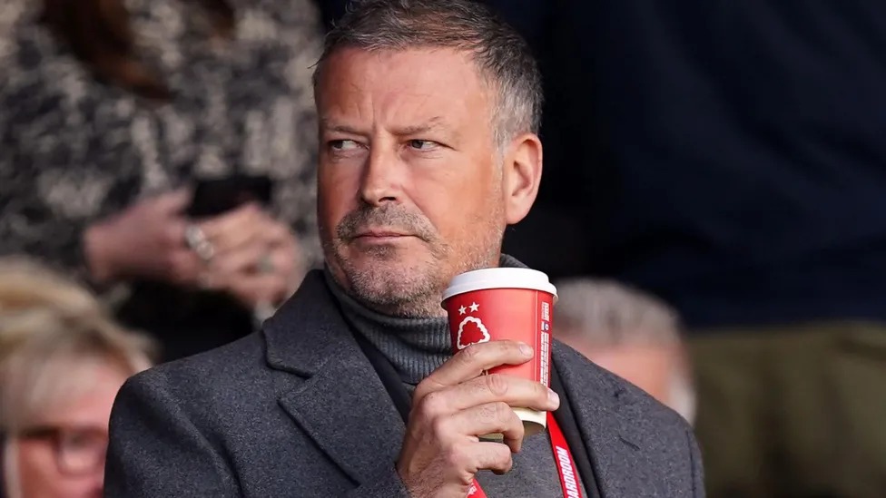 馬克&middot;克拉滕伯格在2004年至2017年的13個賽季中執法了近300場英超比賽