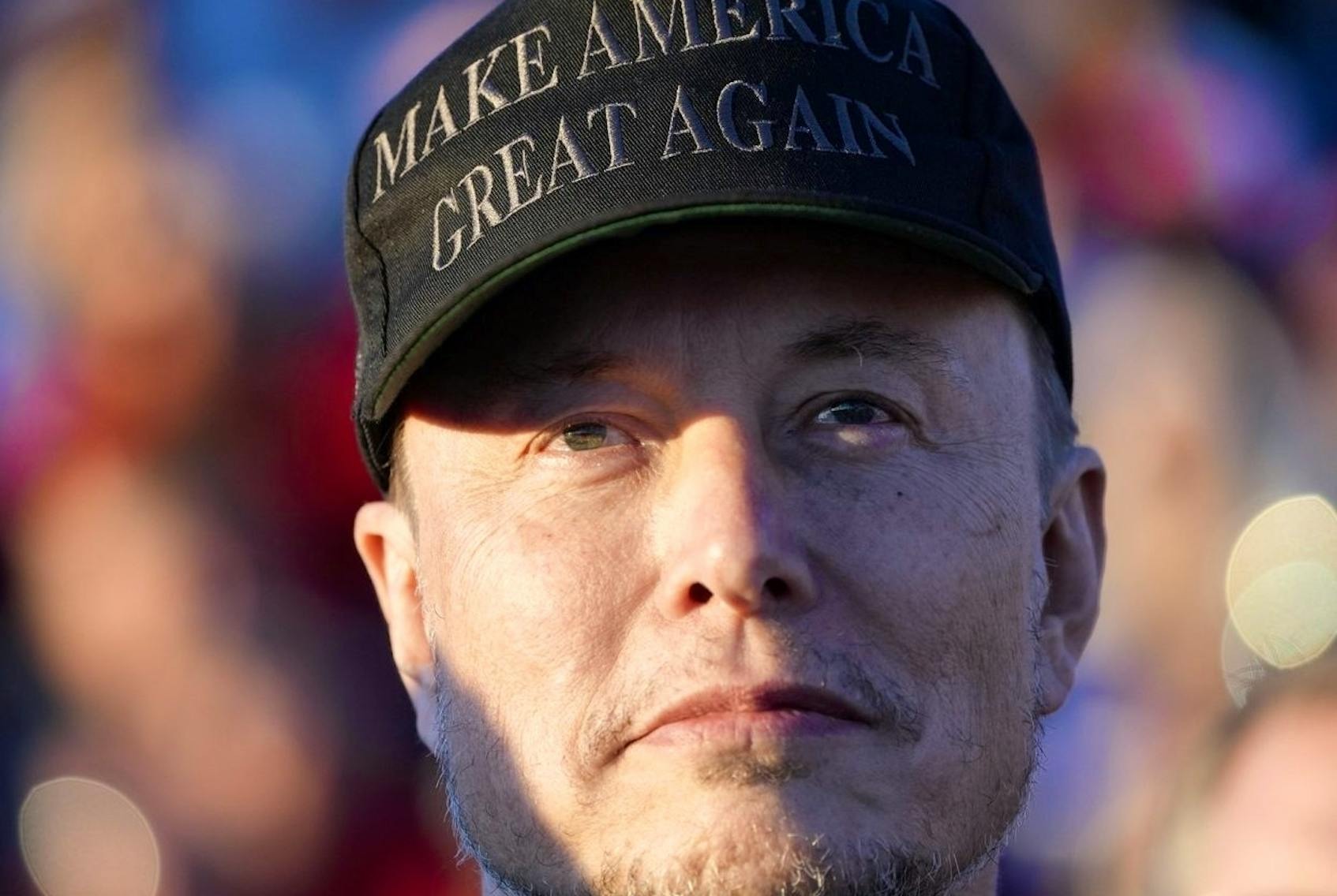 2024年10月5日星期六，賓夕法尼亞州巴特勒，埃隆&middot;馬斯克在特朗普在巴特勒農場展的競選活動現場。