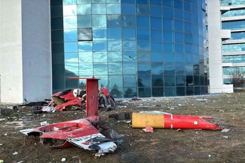 土耳其救護直升機撞入醫院大樓4人死亡