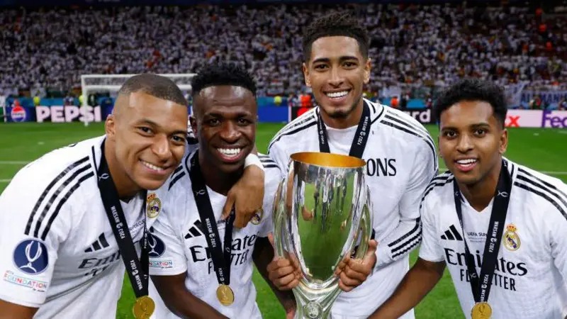 皇家馬德里本賽季已經(jīng)舉起了歐洲超級(jí)杯