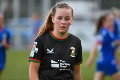 女足球員艾米·科爾首次入選北愛爾蘭隊