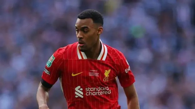 瑞恩·格拉文伯奇(RyanGravenberch)為利物浦效力