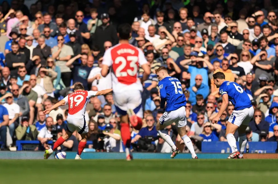 英超聯賽埃弗頓1-1阿森納，萊昂德羅&middot;特羅薩德為阿森納進球。