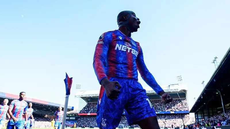 讓-菲利普&middot;馬泰塔在第3分鐘為水晶宮隊首開紀錄