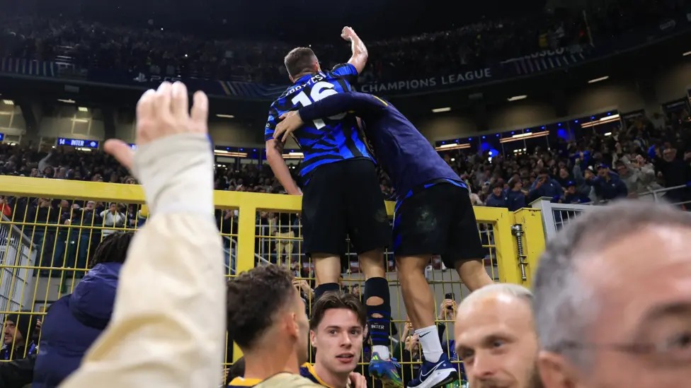 加時賽中，國際米蘭以7-6的總比分領(lǐng)先，達維德&middot;弗拉特西以精彩的方式慶祝