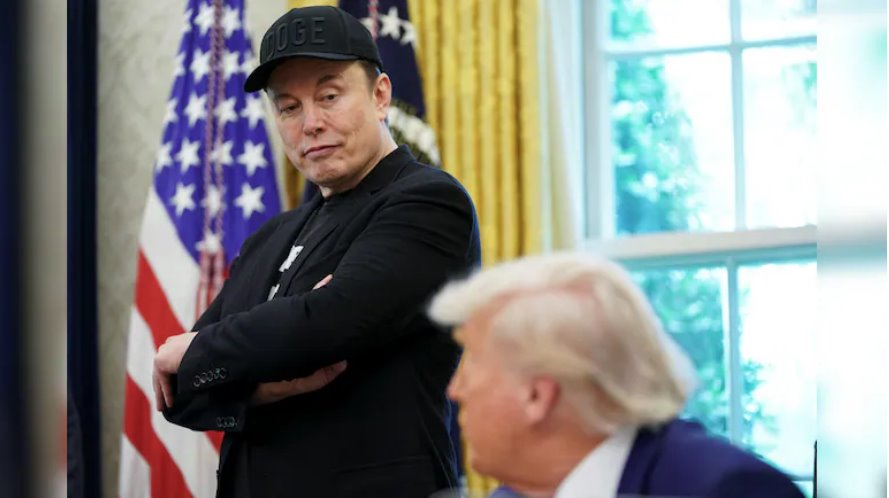 特朗普表示,終止馬斯克的政府合同是“最簡(jiǎn)單的省錢方法”。