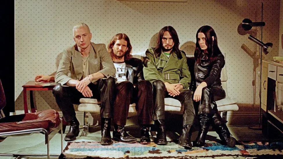 《TheClearing》是WolfAlice的第四張專輯。他們的上一張專輯《BlueWeekend》在2021年榮登英國排行榜榜首。