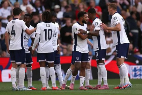 英格蘭隊2-0戰勝安道爾隊的比賽中球員的表現如何