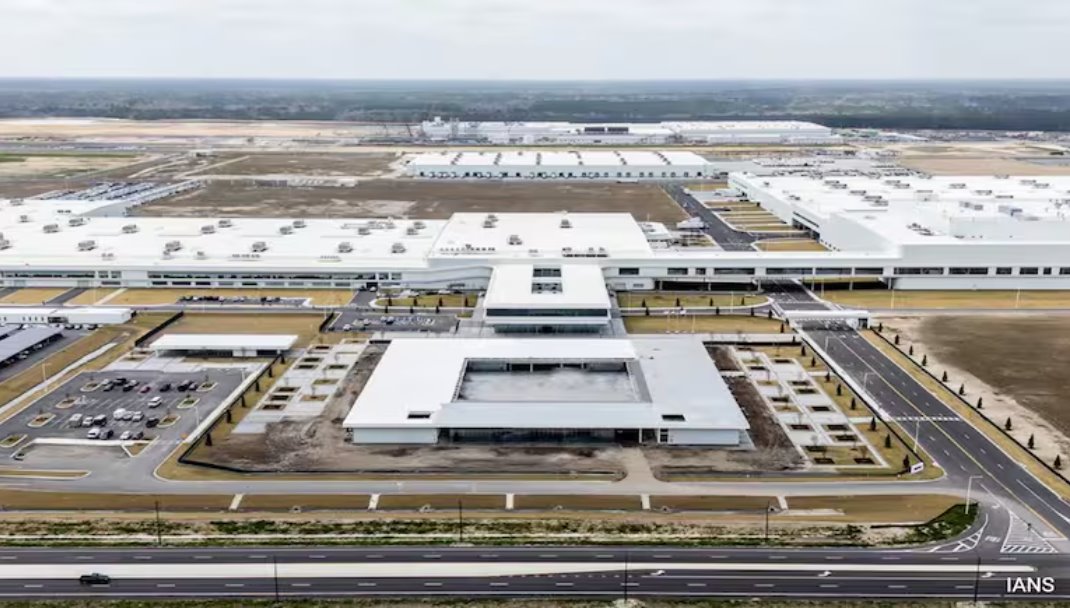 發生突襲的工廠生產電動汽車電池