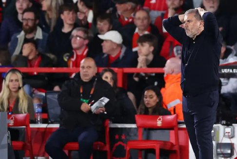 諾丁漢森林隊的球迷要求解雇主教練安格·波斯特科