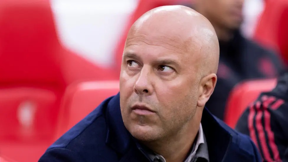 10月初,利物浦以1-2負于切爾西,上周再次1-2負于曼聯,斯洛特職業生涯首次遭遇四連敗