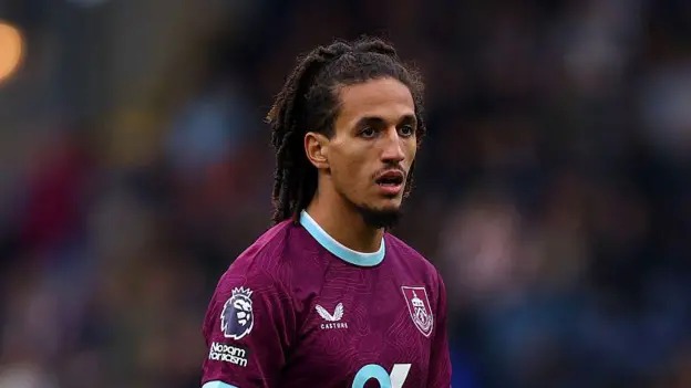 漢尼拔&middot;梅杰布里于2024年8月從曼聯轉會至伯恩利