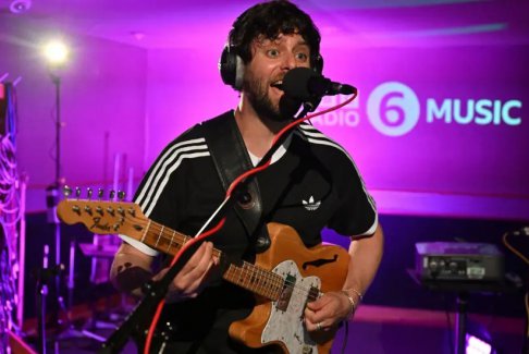 克里斯·薩頓的英超聯(lián)賽預(yù)測(cè)嘉賓主持人菲利克斯·懷