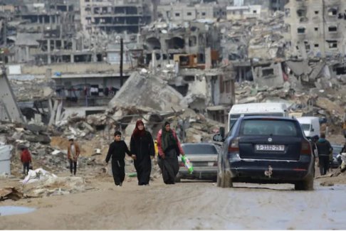 加沙流離失所者面臨暴雨引發(fā)的洪水和物資供應(yīng)中斷